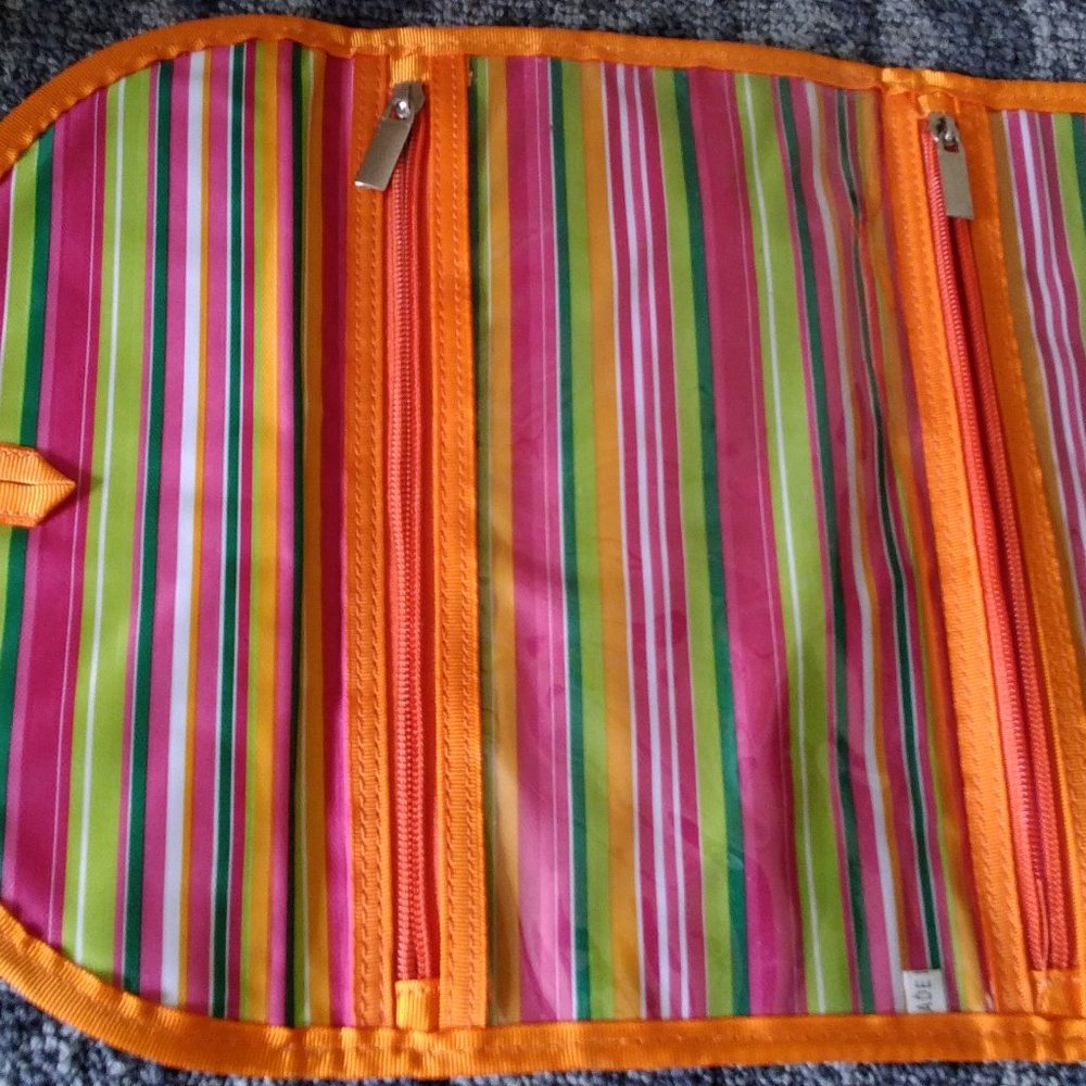 Multicolored Hanging Storage With Pockets - Picture 3 of 5